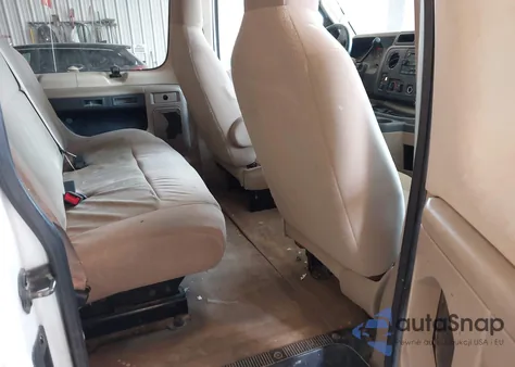 2010 Ford E-350 Super Duty Xl/Xlt z USA, uszkodzony, nr VIN 1FBNE3BLXADA34381